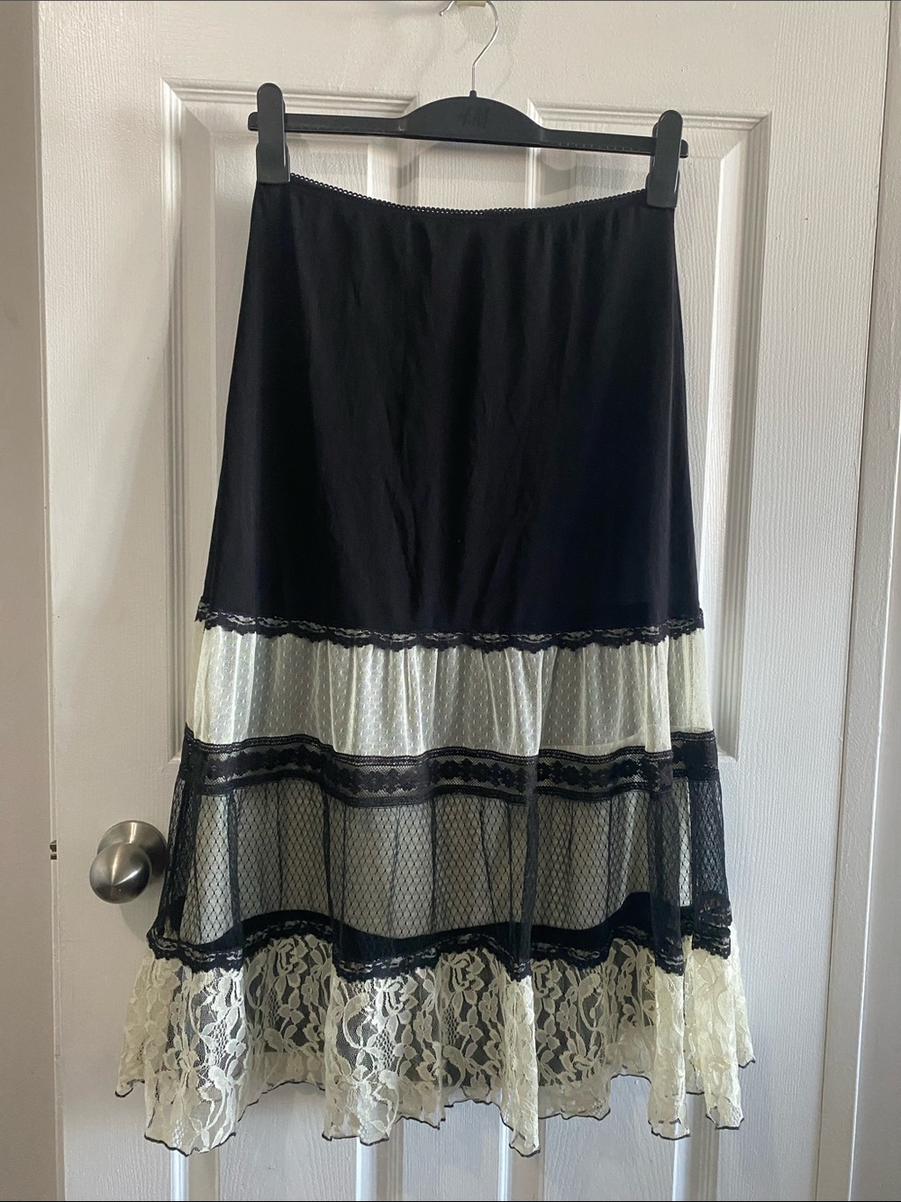 Vintage Cotton Hills Y2K Black & Cream Tiered Lace Midi Skirt Size M
